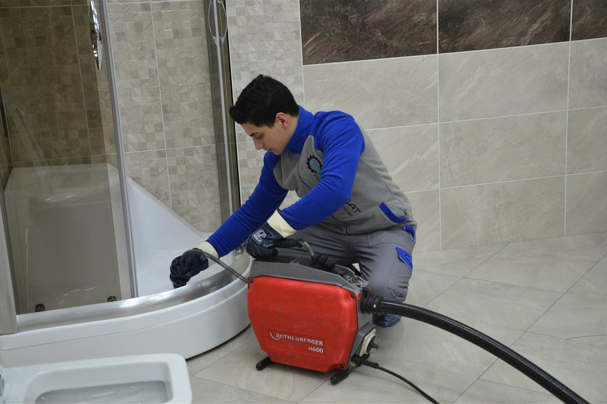Pendik su kaçağı tespiti için banyo hattı incelemesi