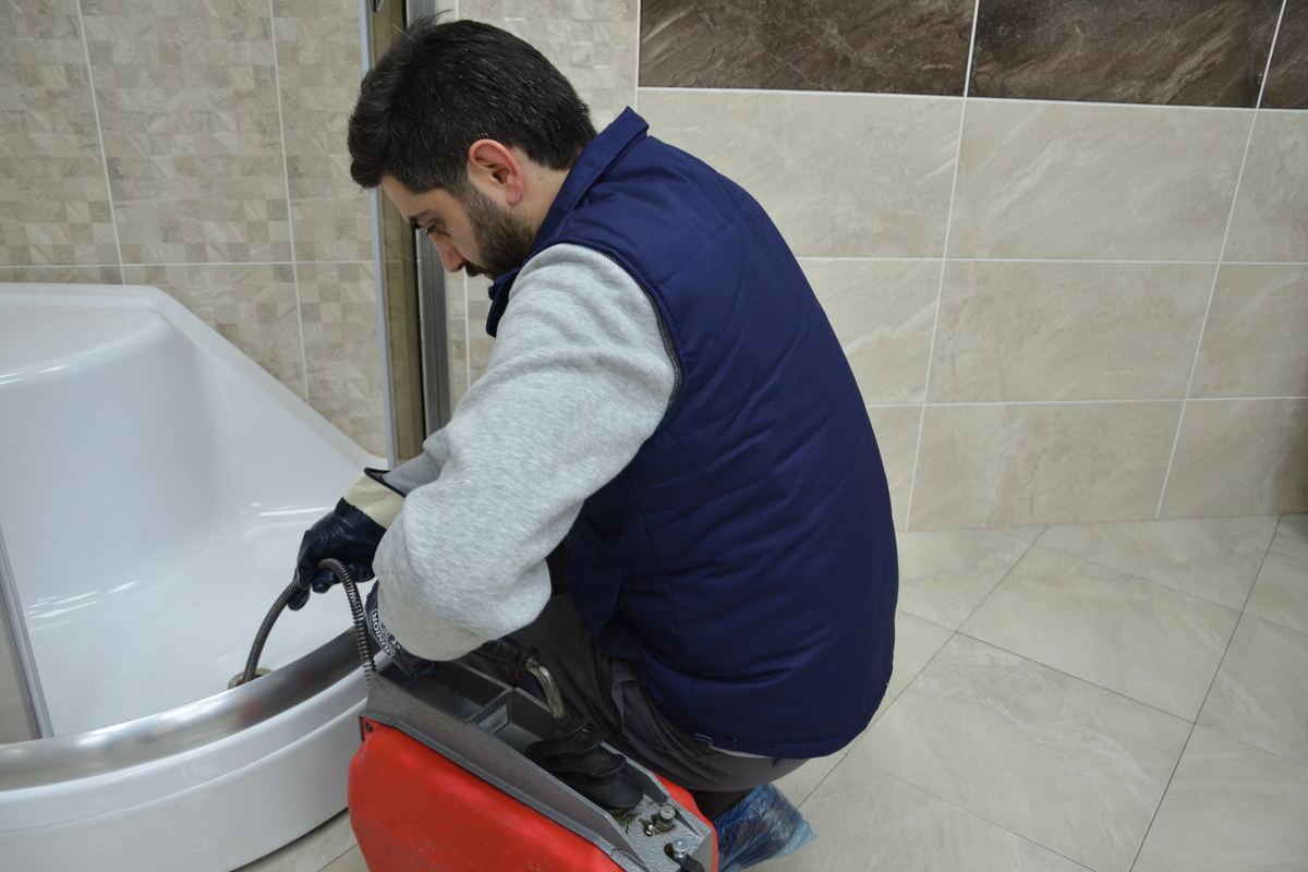 Güngören banyo tesisatında cihazlı tıkanıklık açma