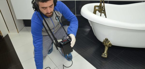 Banyonun Tavanından Su Akıyor